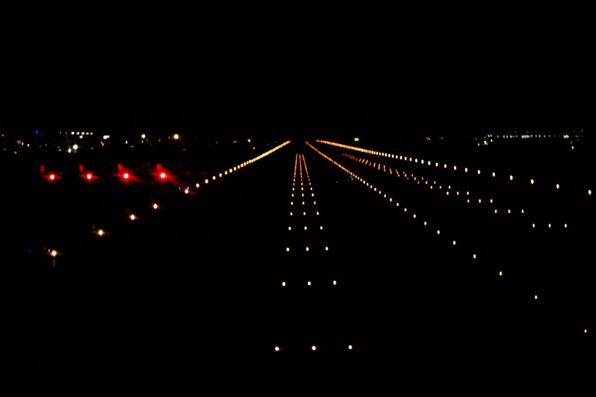 ADB SAFEGATE RELIANCE / AXON LED Stop-Bar (FAA L-852S(L)) — CAT II/III low-vis ops