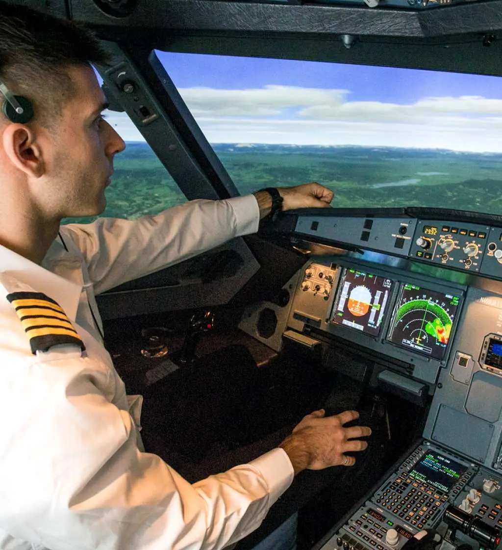 CAE Pilot Type Rating Programme (A320 / B737 / A350 / B777 / A380)