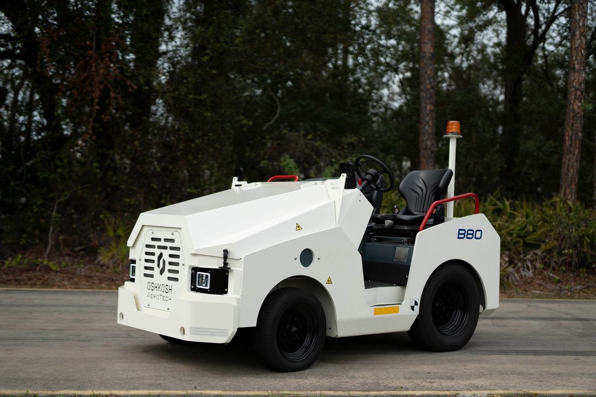B80 Electric Cargo / Baggage Tractor (eTV)