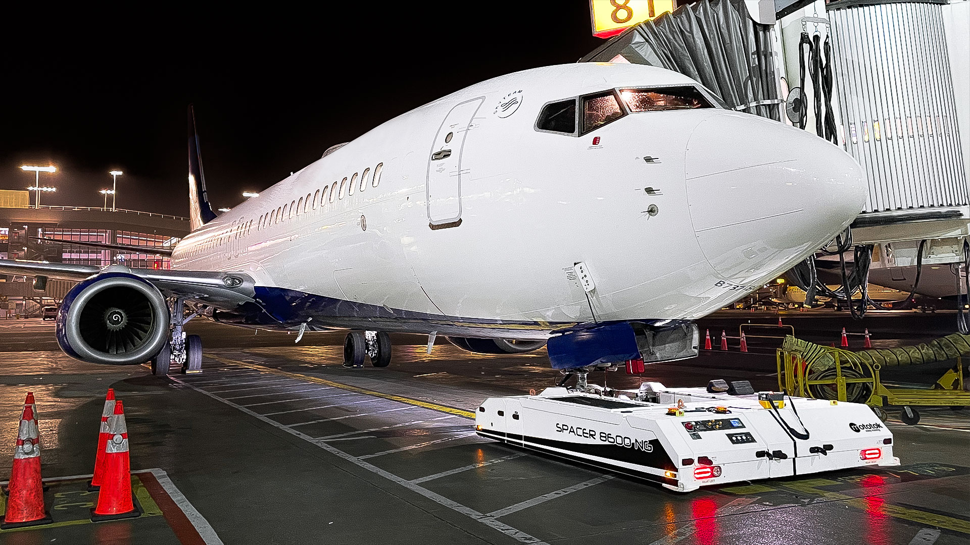 Mototok Spacer 8600 NG Electric Towbarless Pushback Tug